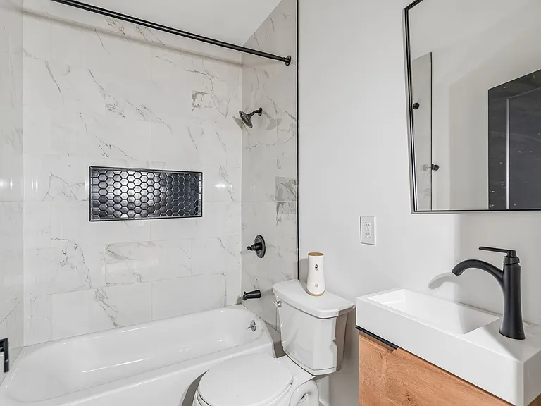 1351 Kerbaugh St #1 — Photo 8