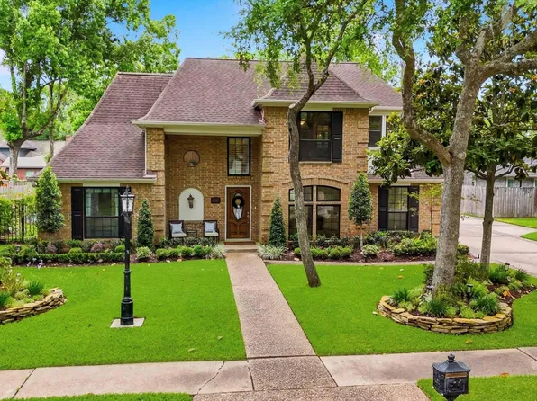1206 Verdun Ln, Friendswood, TX 77546
