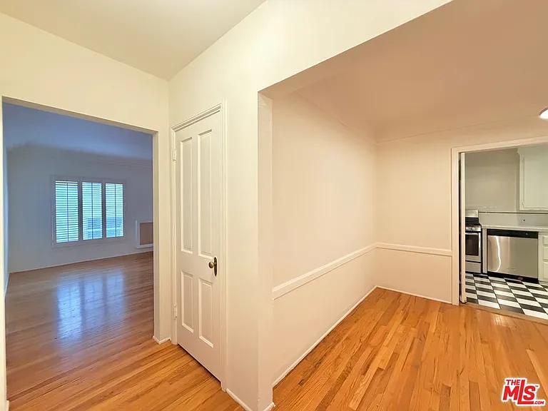 8472 1/2 Fountain Ave — Photo 3