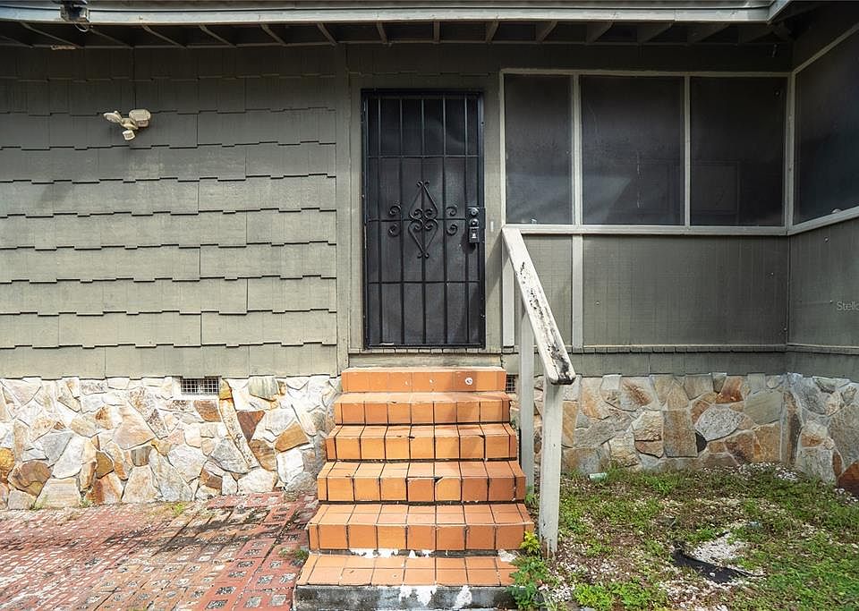 4th image of 311 S THOMPSON AVENUE