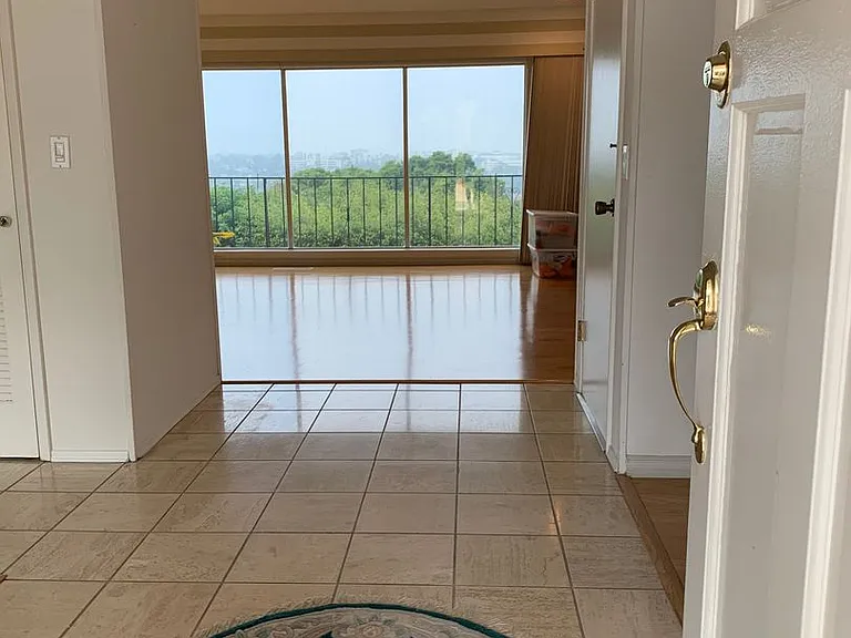 6437 Elmhurst Dr — Photo 2