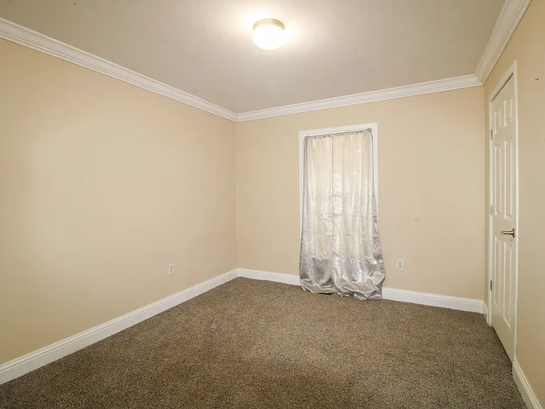 126 Meadows Ln — Photo 18