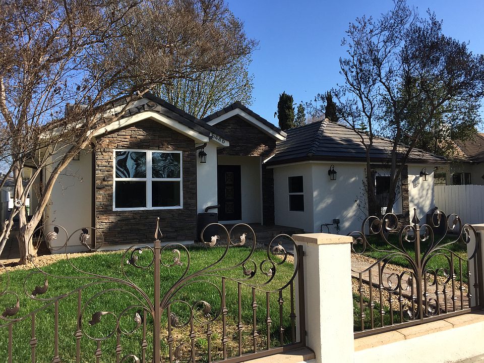1st image of 5446 Woodman Ave
