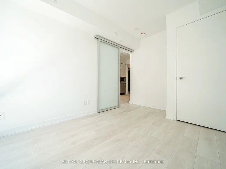 18 Maitland Ter #902 — Photo 9