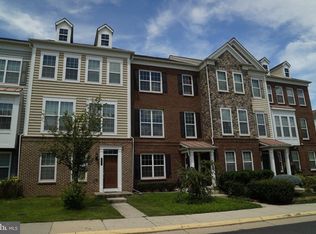 43610 McKay Ter, Chantilly, VA