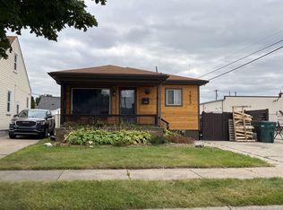 1953 Charter St, Lincoln Park, MI 48146