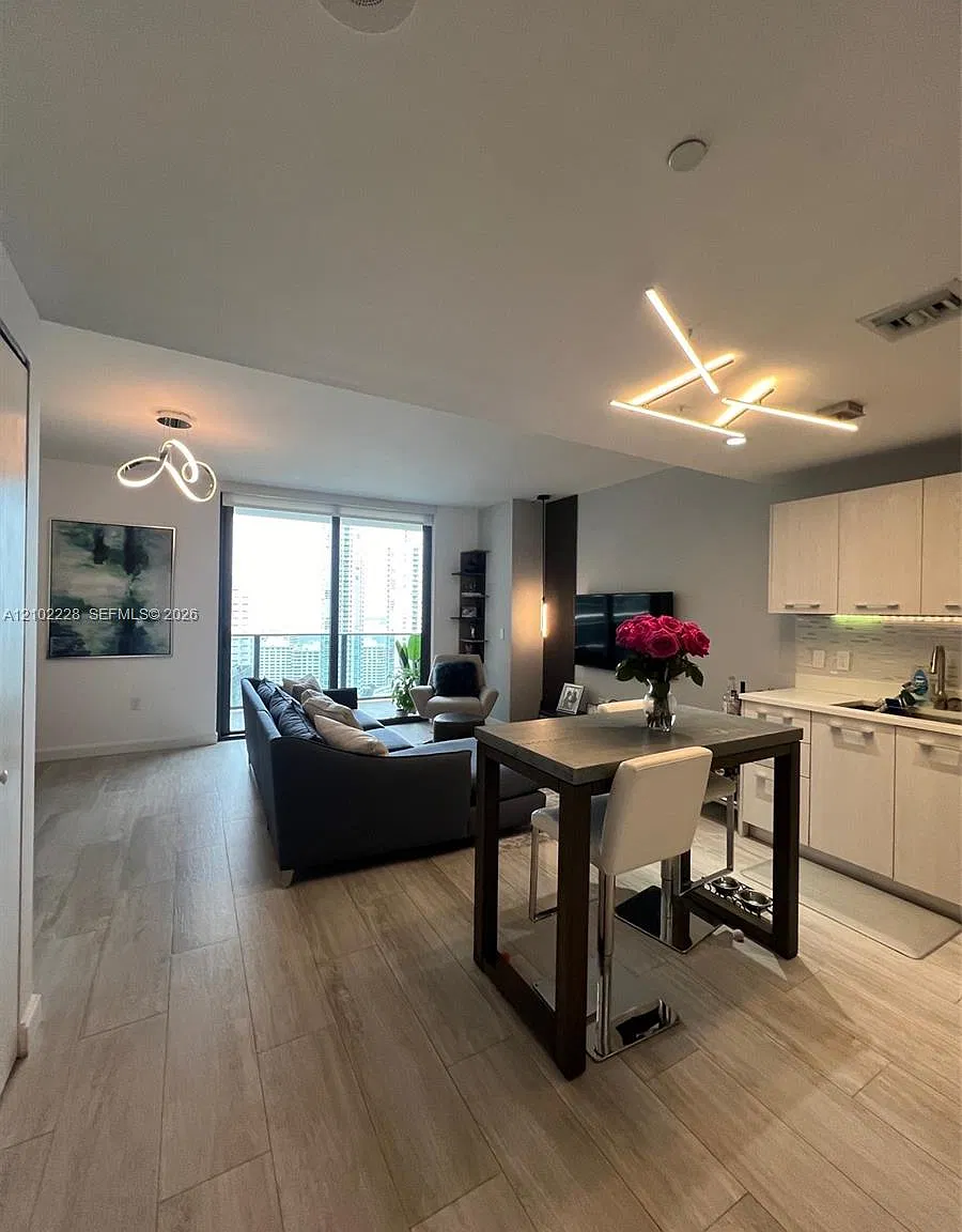Brickell Heights East Con — Photo 3