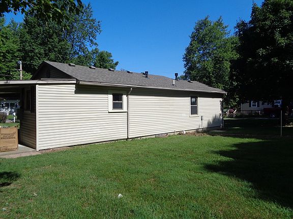 3rd image of 382 Crowley Ln