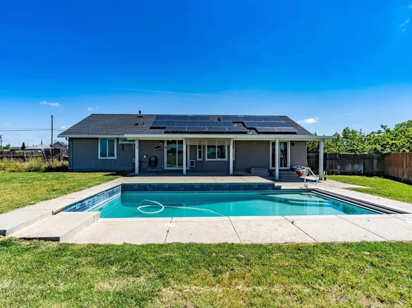 1925 Village Dr, Ione, CA 95640