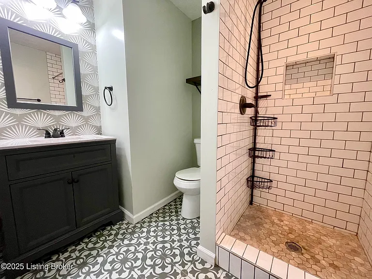 4800 Libby Ln — Photo 10