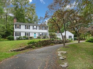 157 Tanglewood Ln, Fairfield, CT 06824