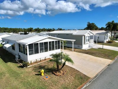 818 Tamarind Cir, Barefoot Bay, FL, 32976