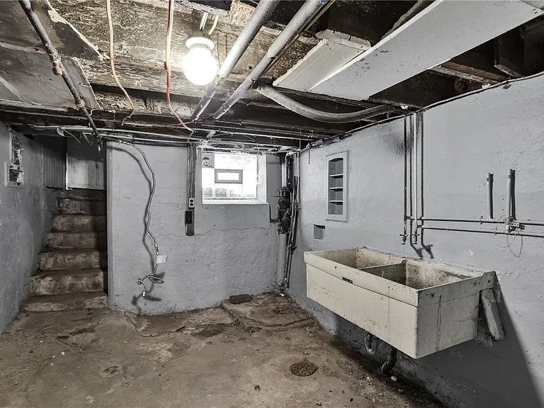 3246 Richardson Ave — Photo 36