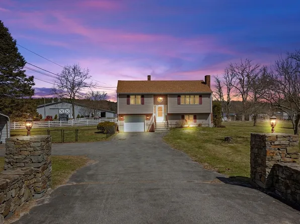 26 Padelford St, Berkley, MA 02779