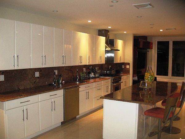 Stunning Penthouse Condominium!