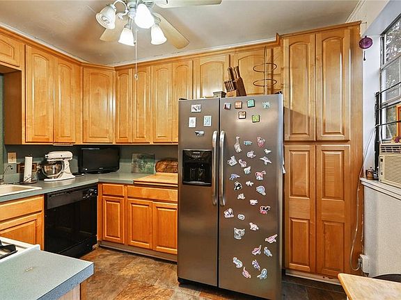 5th image of 2214 Pine St #16