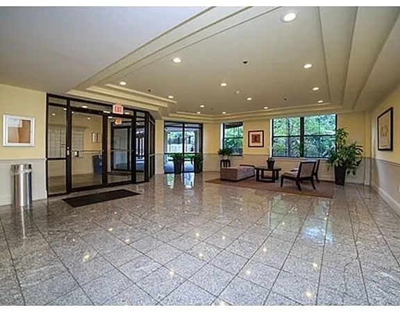 Building Photo - 110 Cypress St #Penthouse 6