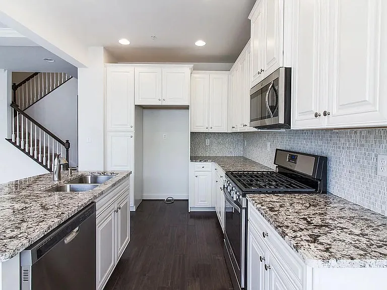 413 Old Farm Ln — Photo 31