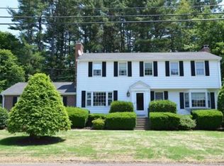 214 Fox Hill Rd, Burlington, MA 01803