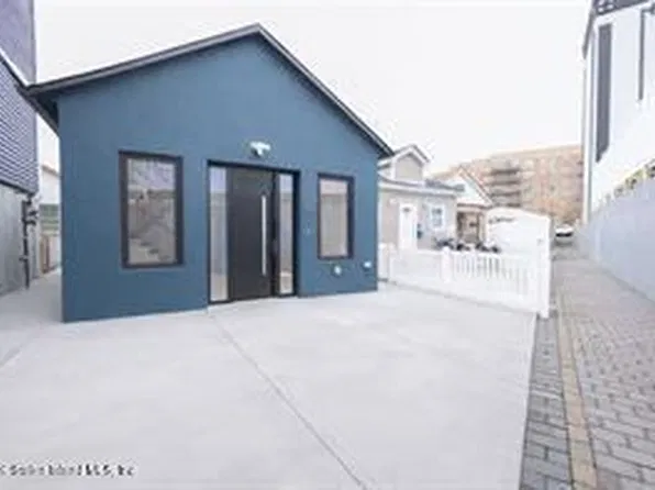 32 Lincoln Ter, Brooklyn, NY 11235