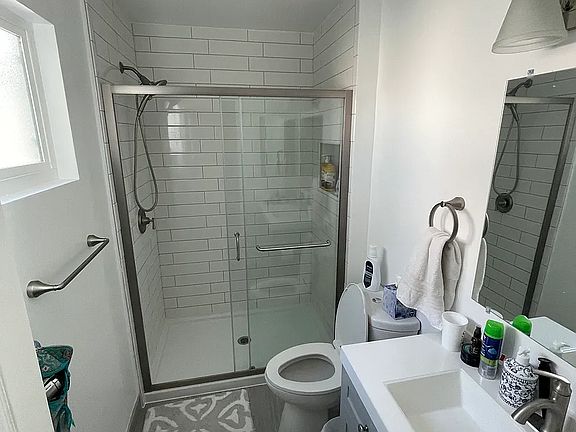3rd image of 2415 Harriman Ln #D