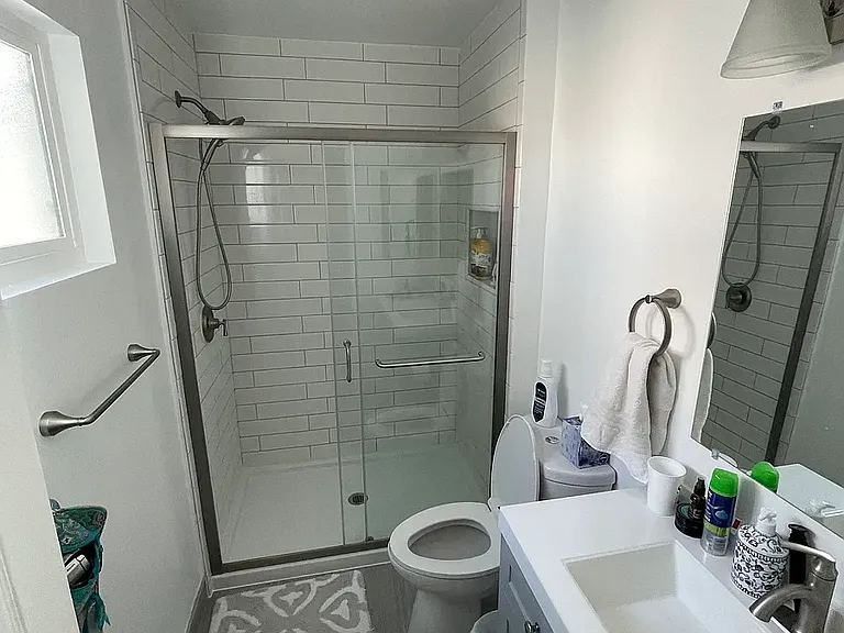 2415 Harriman Ln #D — Photo 3