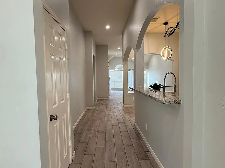 13814 Bink Ct — Photo 6