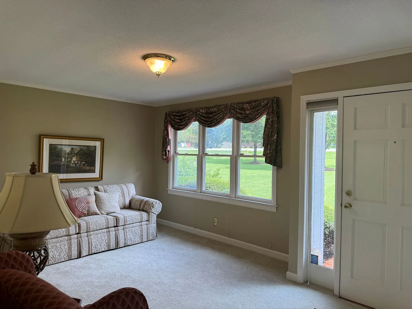 Three Bedroom Home For Rent in Denver — Photo 4
