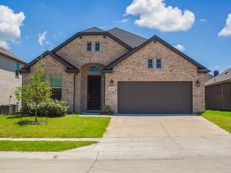 825 Allison Dr — Photo 14