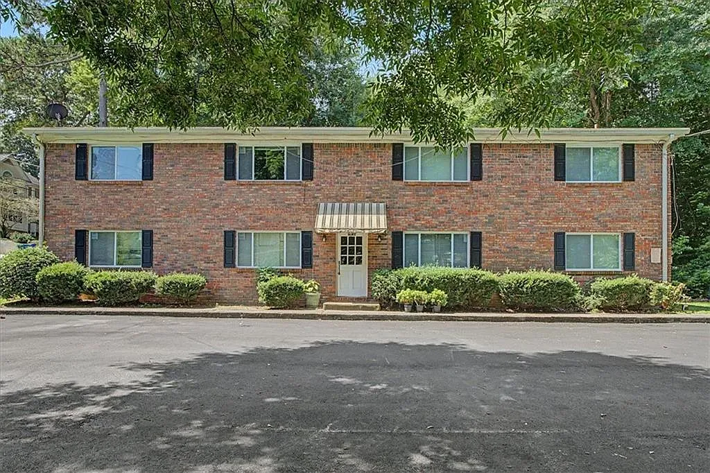 2 bed, 1.0 bath, 990 sqft, $2,100 — Photo 2