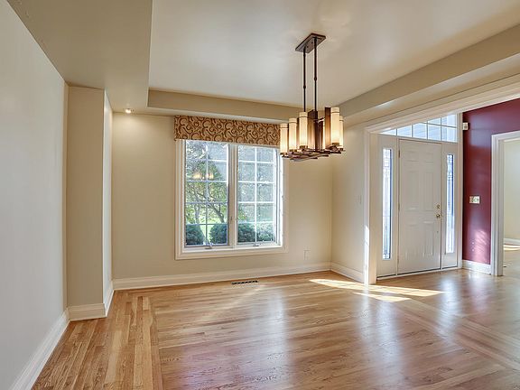 5th image of 1300 Dickens Ct