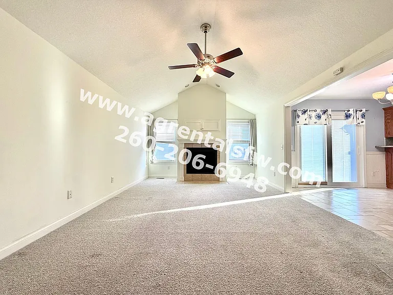 8819 Strathmore Ln — Photo 12
