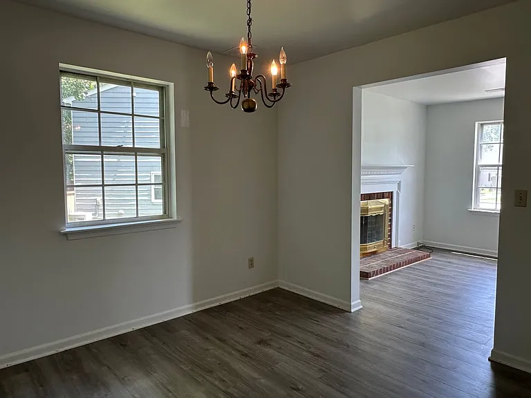 270 Albert Ct — Photo 16