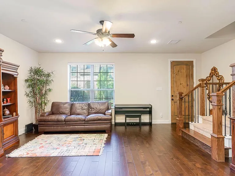 4654C Rhett Ln — Photo 6