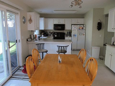 Dining area looking toward kitchen