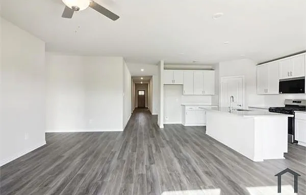 807 Easthill Dr — Photo 4