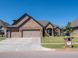 5801 Ledgestone Dr, Mustang, OK 73064