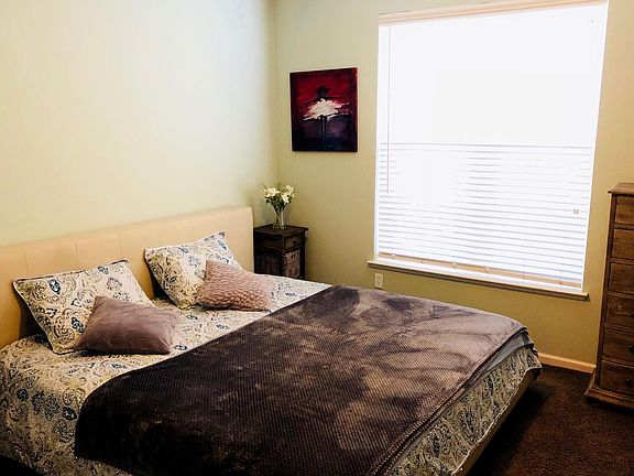 Bedroom with King size bed 