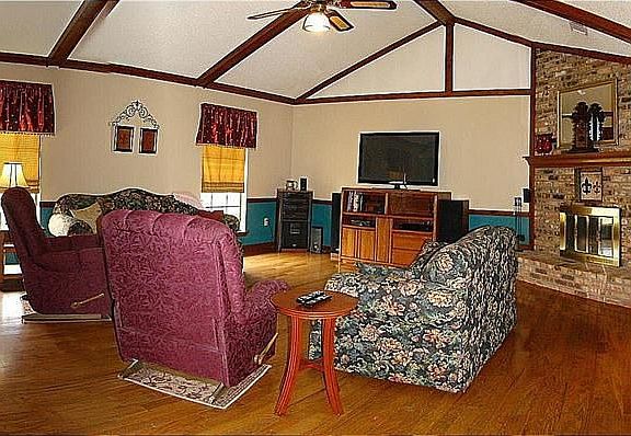 5th image of 17184 Eric Dr