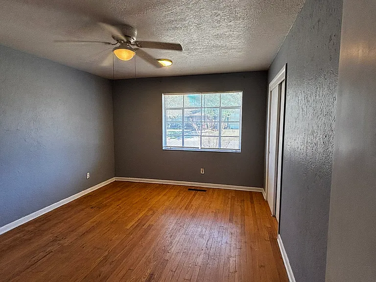 1505 Carlisle Ct — Photo 3