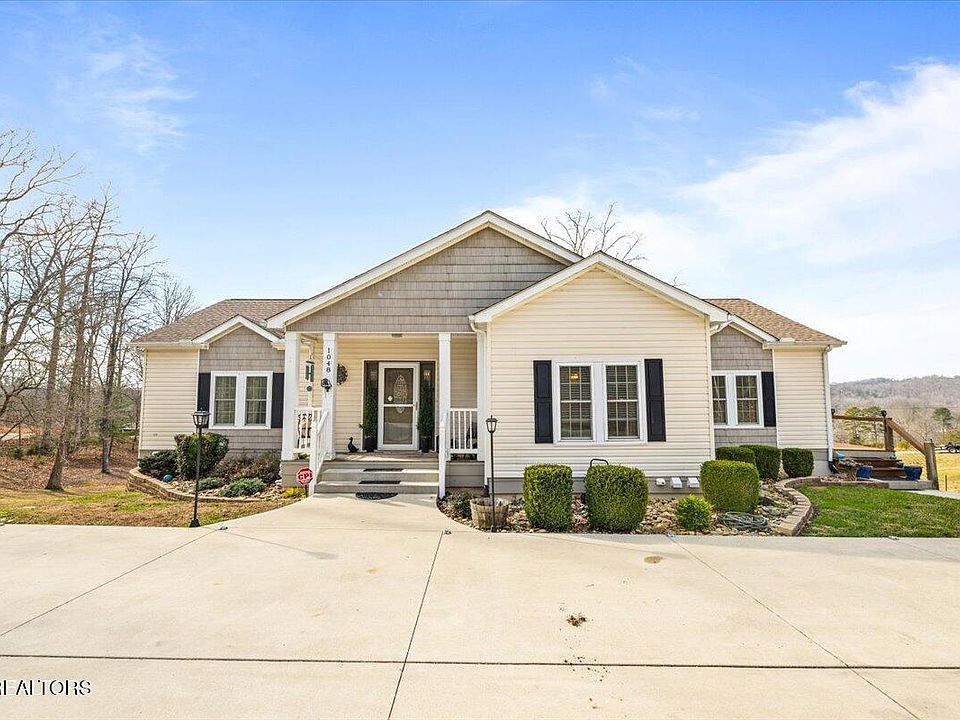 1st image of 1048 Deerfield Way
