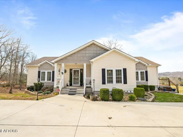 1048 Deerfield Way, La Follette, TN 37766