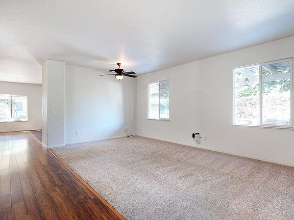 4th image of 1104 Mariposa Dr