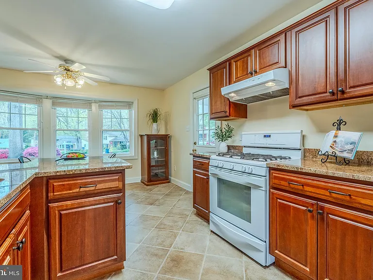8717 Higdon Dr — Photo 11