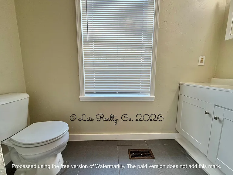 904 Race Dr — Photo 7