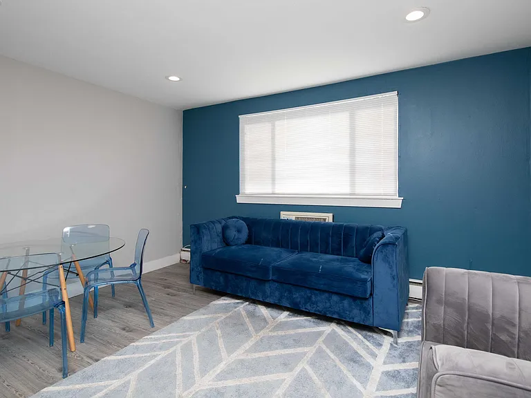 Holme Circle Apartments — Photo 2