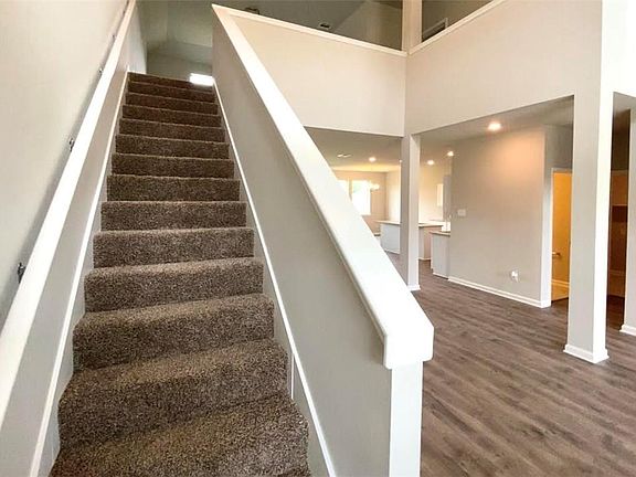2nd image of 1027 N Berryvine Ln