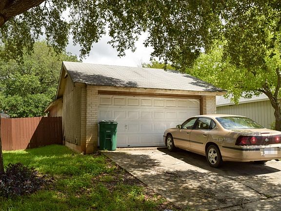 2nd image of 16402 Spruce Leaf St