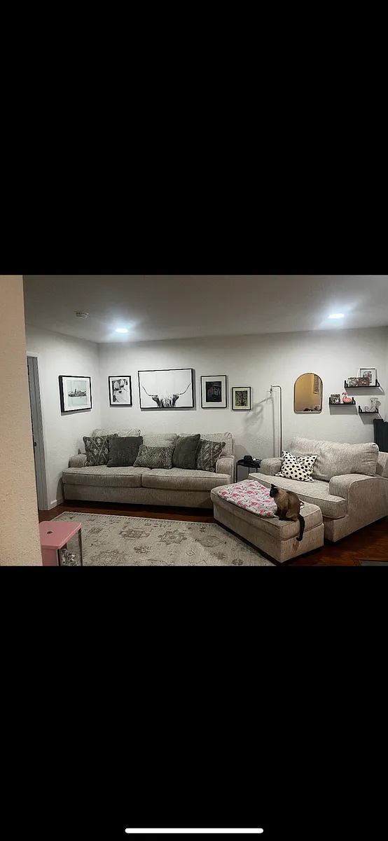 Building Photo - 2556 Chicago St #7