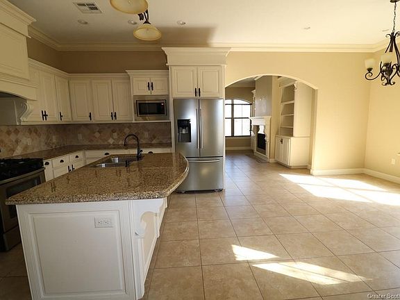 3rd image of 1525 Lacadie St